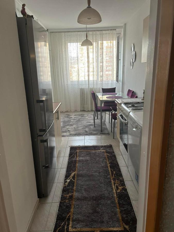 Iris Apartment *