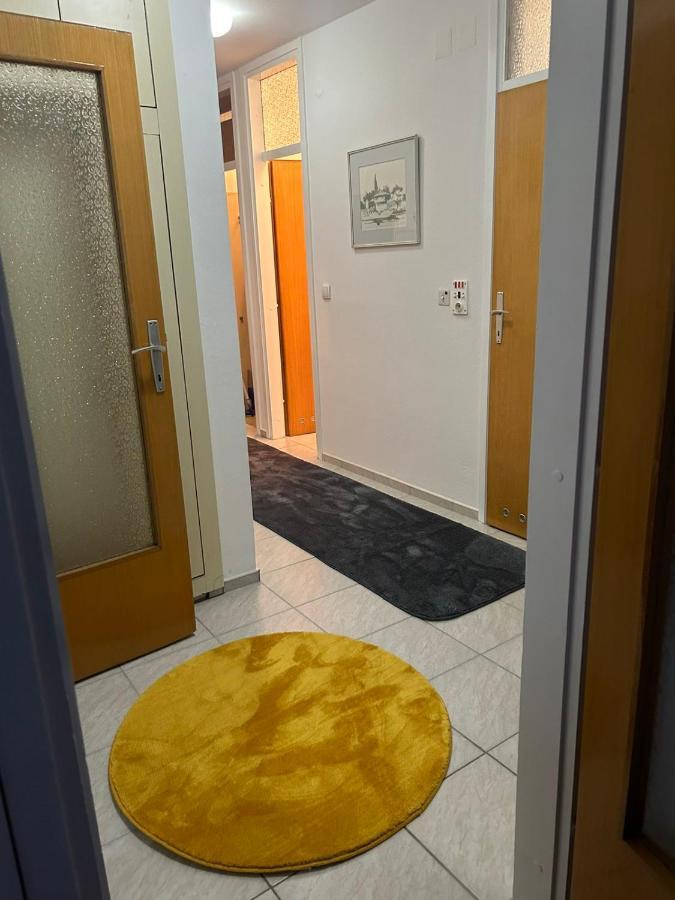 Iris Apartment *